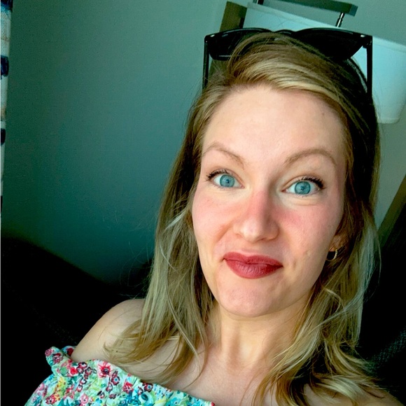 Meet your Posher, Erin - Picture 1 of 1